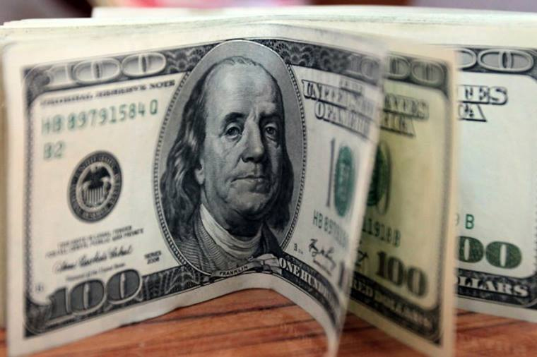 Trampdan ŞOK qərar — dollar yenə ucuzlaşacaq?