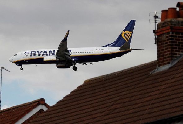 Londona uçan təyyarədə həyəcan siqnalı verilib