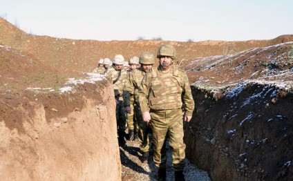 Zakir Həsənov səngərdə - FOTOLAR