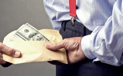 Ukraynada azərbaycanlı rüşvətə görə tutuldu