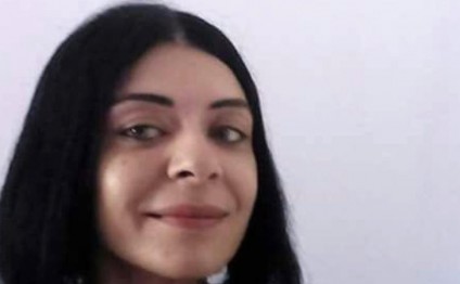 Qandonduran hadisə ANBAAN KAMERADA: Arvadını küçənin ortasında... - VİDEO