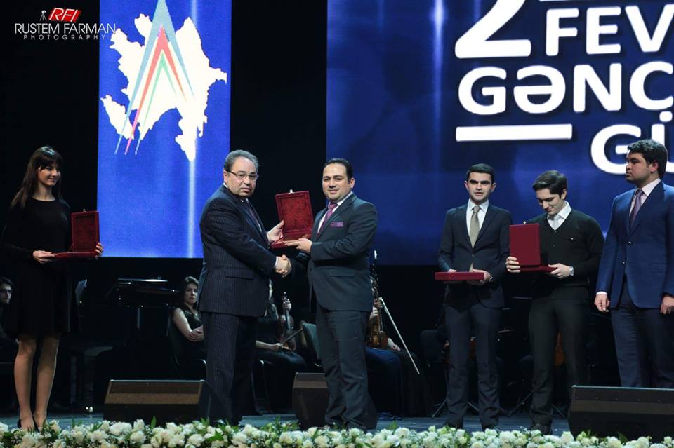 Azərbaycan-Slavyan Gəncləri Assosiasiyası 2016-cı ilin ən fəal QHT-si seçildi - FOTOLAR