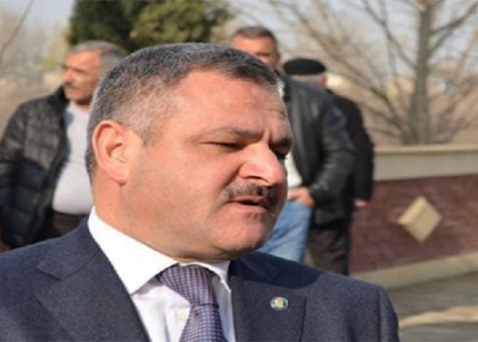 İcra başçısı Tərtərdə kortejlə gəzir