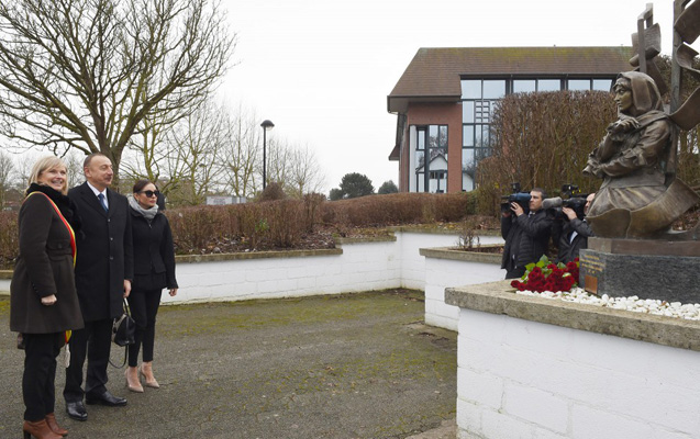 Prezidentlə xanımı Natəvanın abidəsini ziyarət etdi - Fotolar