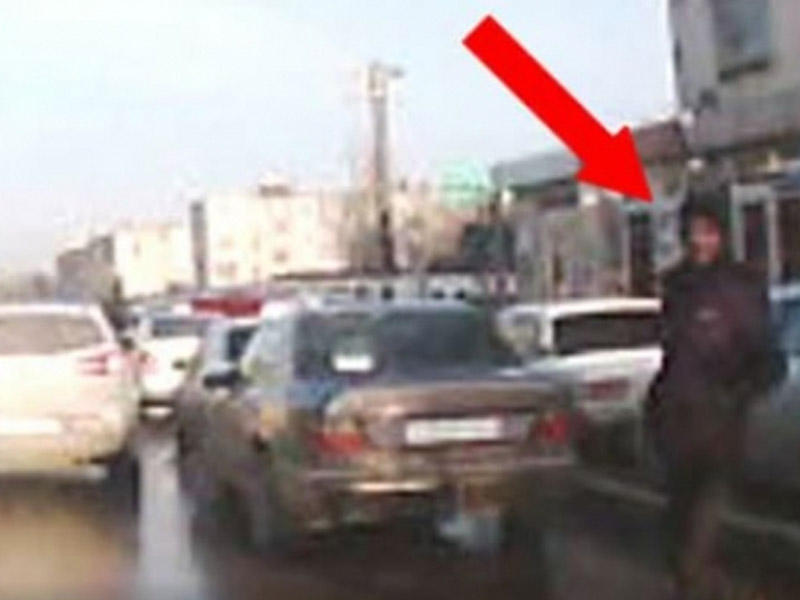 Bakıda dələduzluq: özünüzü bu adamdan gözləyin - VİDEO