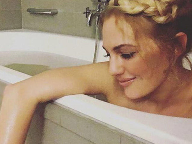 Meryem Uzerli hamamdan fotosunu paylaşdı