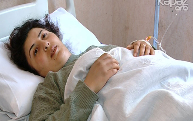 13 yaşlı oğlunun gözü qarşısında maşın vurdu