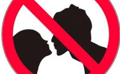 Bu ölkədə qadınla kişi öpüşərsə... - QADAĞALAR