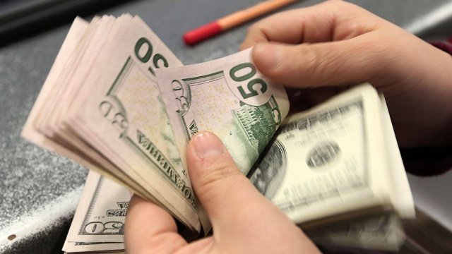 SON DƏQİQƏ! Azərbaycanda dolların məzənnəsi KƏSKİN UCUZLAŞDI