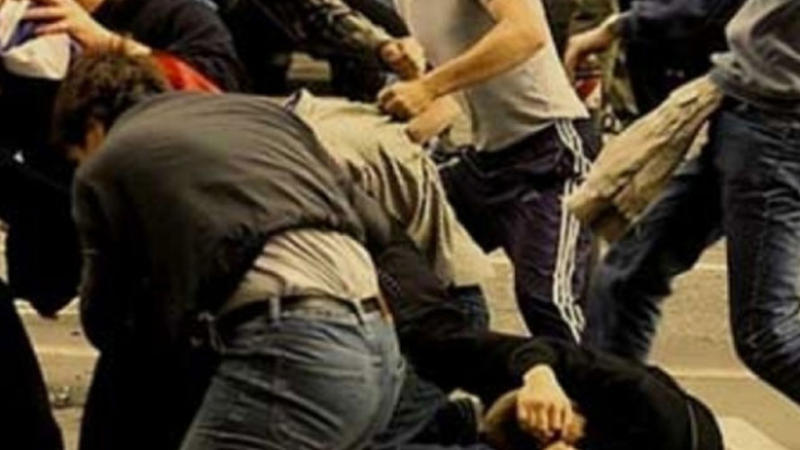 Efirdə GÖRÜNMƏMİŞ DAVA: bütün qonaqlar və tamaşaçılar bir-birinə girdi - VİDEOLAR