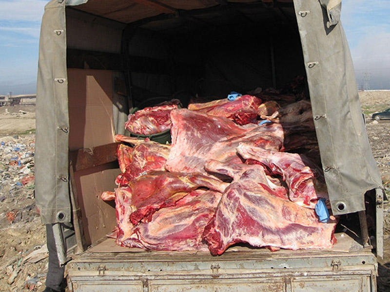 Bakıda insanlara yararsız heyvan ətləri yedizdirmək istədilər