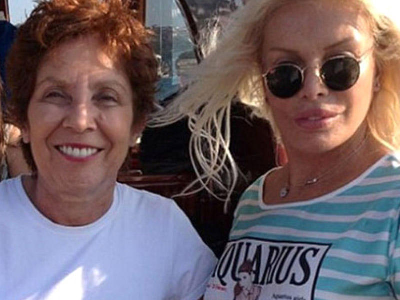 Tanınmış rejissor Ajda Pekkanın evində öldü - FOTO