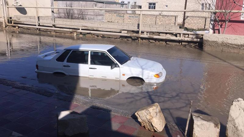 Biləcəri su altında qaldı: sakinlər evə 