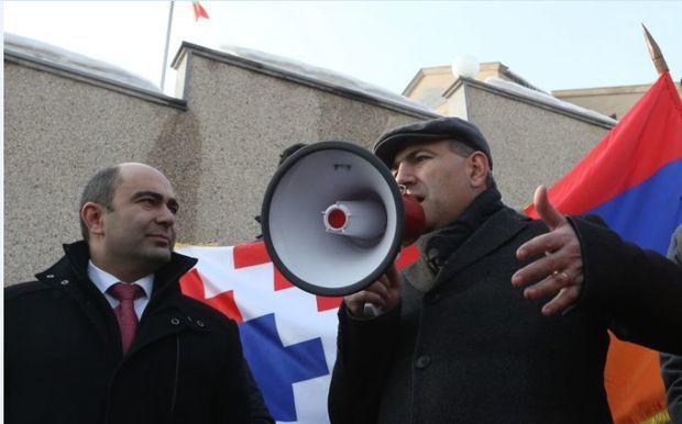 Ermənilər Lapşinə görə etiraz edirlər – FOTO