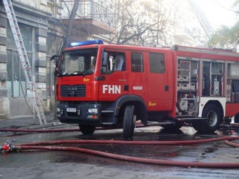 Paytaxtda altımərtəbəli binada YANĞIN