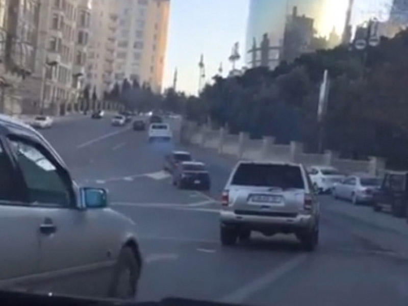 Bakıda sürücüləri təhlükəyə atan təhlükəsizlik adacığı - VİDEO