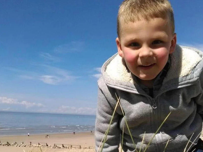 Ata 5 yaşlı oğlunu döyüb, öldürdü - yatağını islatdığına görə - FOTO