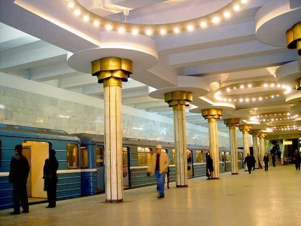 Sərnişinlərin NƏZƏRİNƏ: Bakı metrosunda bu stansiya 2 ay...