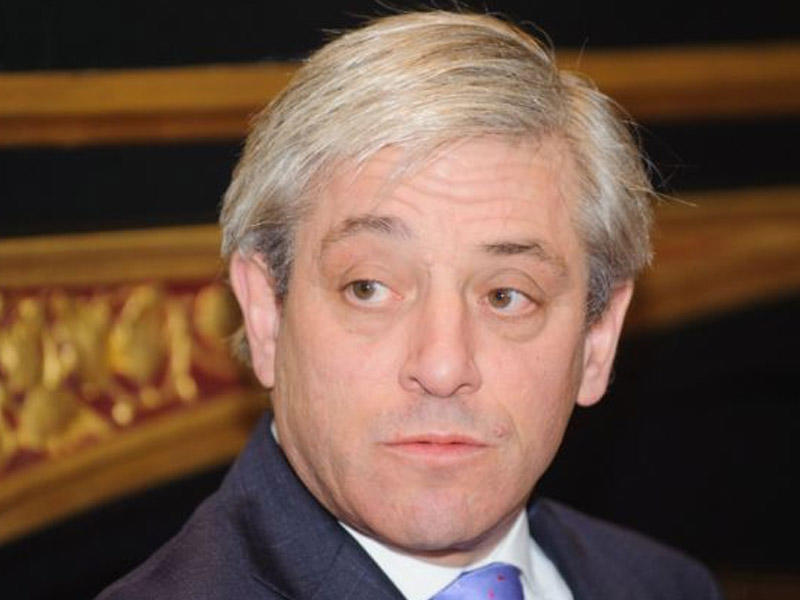 Tramp İngiltərəni bir-birinə qatdı - Spikeri qovurlar