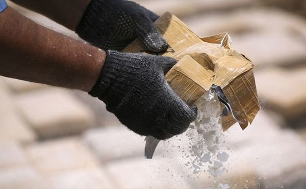 Dalğalar 114 milyon manatlıq kokaini sahilə çıxardı