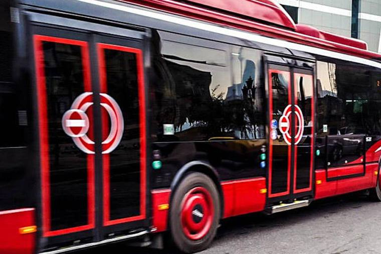 Bakıda avtobus xətti bağlandı