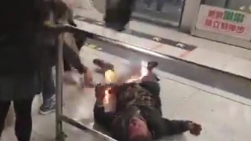 Metro yanır: sərnişinlər təxliyə olundu, 17 nəfər... – VİDEO