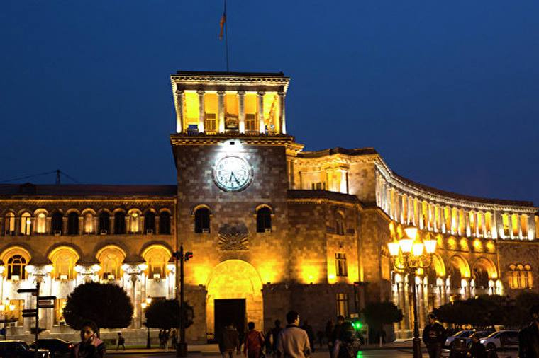 Ermənistan Rusiyanın “qoltuğundan” çıxmaq istəmir