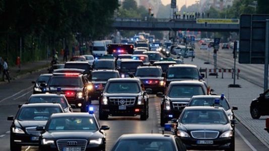 Uşaqlar Ərdoğanın olduğu avtomobilin qarşısını kəsdi - VİDEO