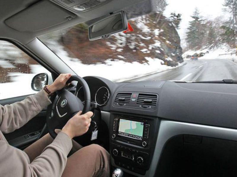 Qar yollarda hərəkətə necə təsir edib?