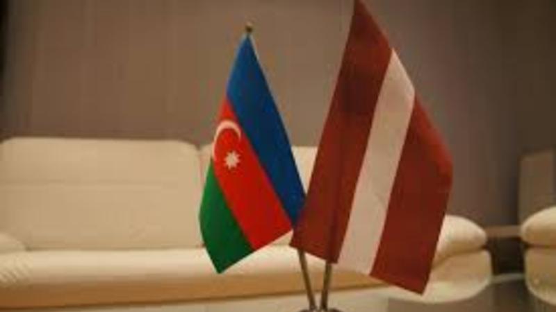 Elmar Məmmədyarov latviyalı həmkarı ilə görüş keçirir