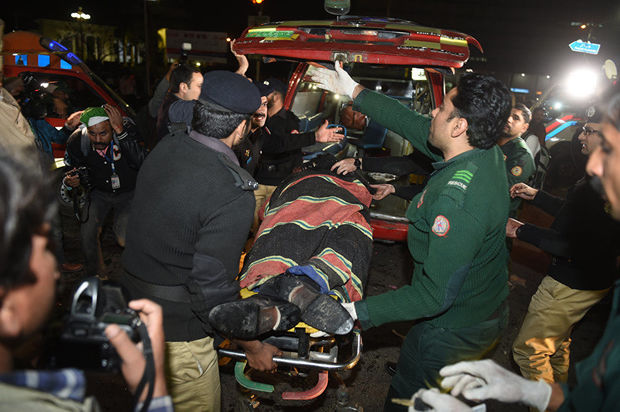 Pakistanda 16 nəfər partlayışın qurbanı oldu