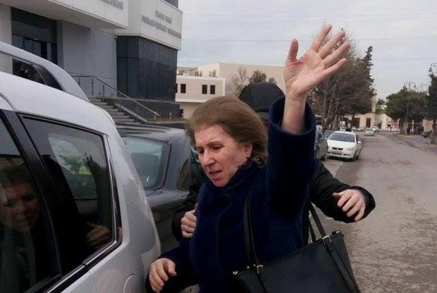 General Mürvətova: Rədd olun buradan – FOTO