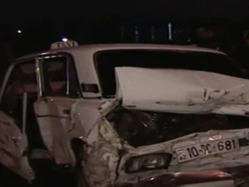 Ağır qəzanın dəhşətli görüntüləri yayıldı - 8 maşın toqquşdu, 4 nəfər yaralandı - VİDEO 