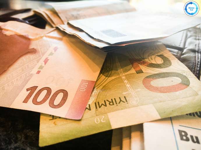 Orta aylıq əmək haqqı 498 manat oldu