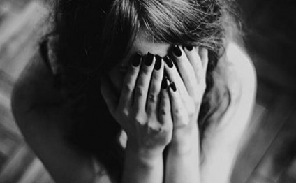 Onu divana yıxaraq əynindəki paltarları zorla soyundurub - Goranboy sakininin Moskva CİNAYƏTİ