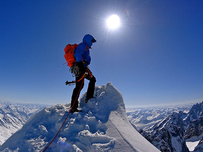 Alp dağlarında beş alpinist ölüb