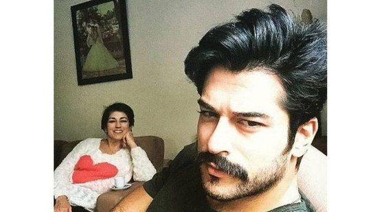 Bu da Burak Özçivitin anası - FOTO