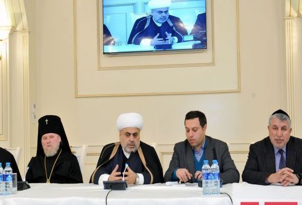 Şeyxülislam: Avropa miqrantların qarşısında divarlar çəkir