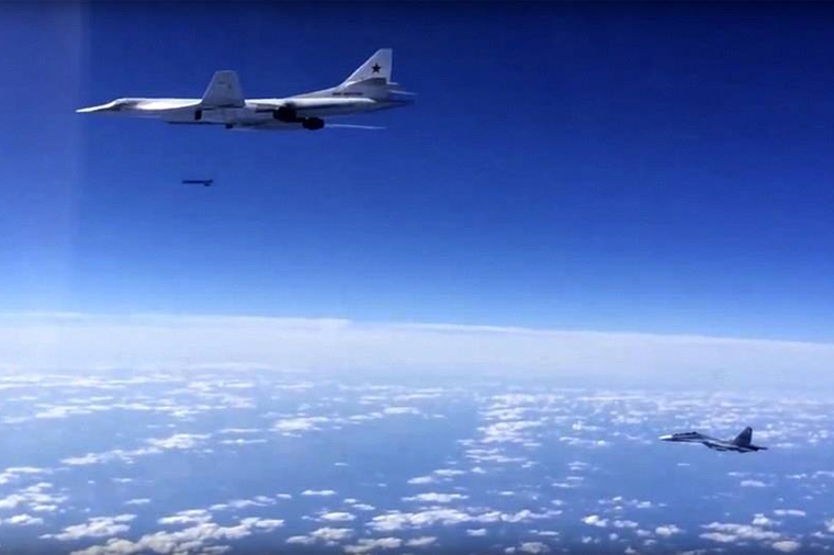 Rusiya ABŞ-ın hərbi əməliyyatlar keçirdiyi Rakka şəhərini bombaladı