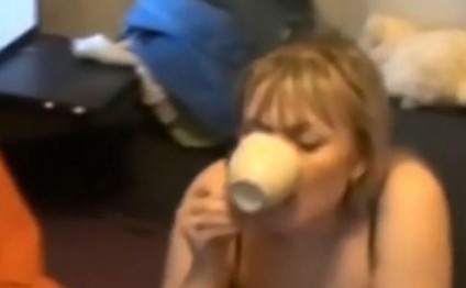 Yarıçılpaq arvadını 