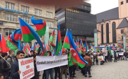 Kölndə azərbaycanlılar etiraz mitinqi keçirdilər - FOTO