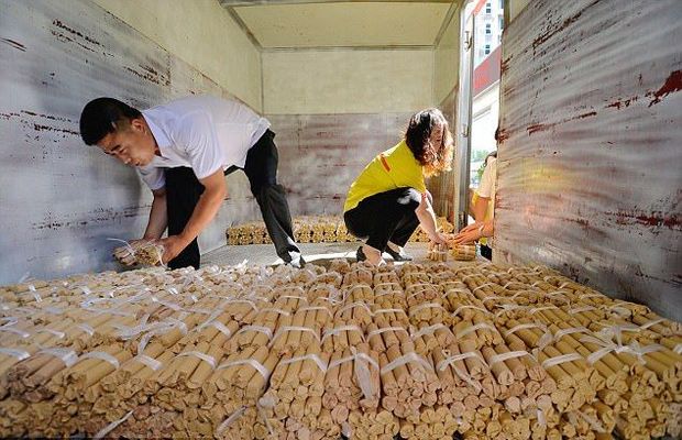 Avtomobil almaq üçün 10 ton pul ödədi – FOTO