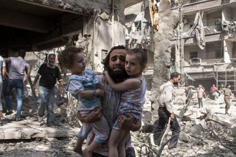 Dəfn mərasiminə hücum: 17 ölü, 54 yaralı