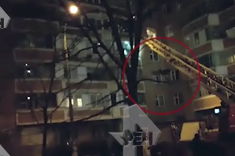 Moskvada ŞOK — Ailəsini girov götürən kişidən dəhşətli cinayət + VİDEO