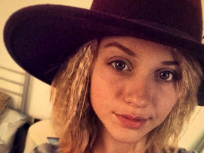 16 yaşlı qız özünü məktəbin tualetində asdı - FOTOLAR