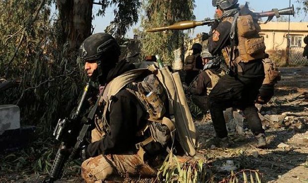 İraq hərbçiləri Mosulun əsas aeroportuna hücum ediblər