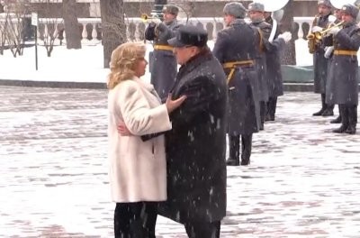 Jirinovski ombudsmanla vals oynadı – Video