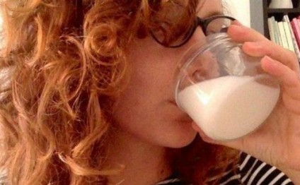 Rəfiqəsinin südünü içən qadın... - Bunu da gördük!