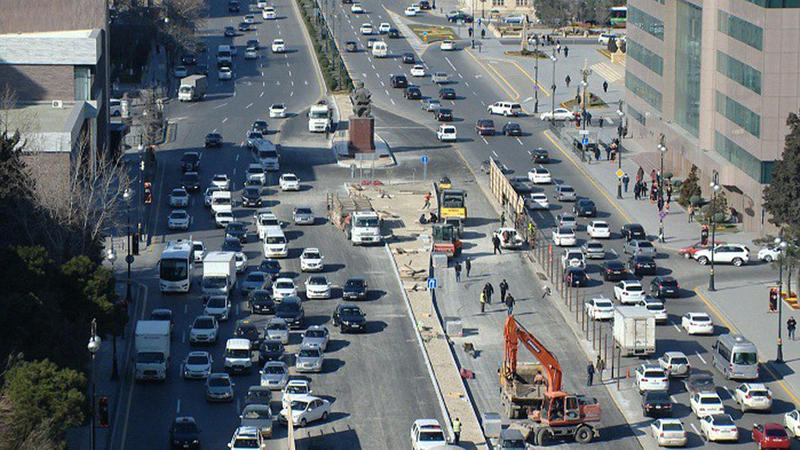 Bu küçədə avtomobillərin hərəkəti dəyişdirildi - FOTOLAR