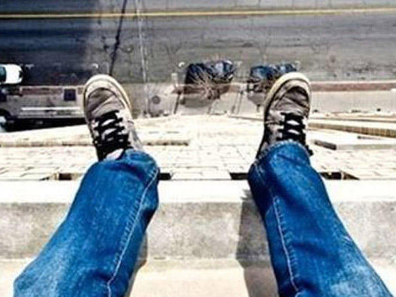 Dostu 21 yaşlı oğlanı özünü öldürmək həddinə çatdırdı - BAKIDA